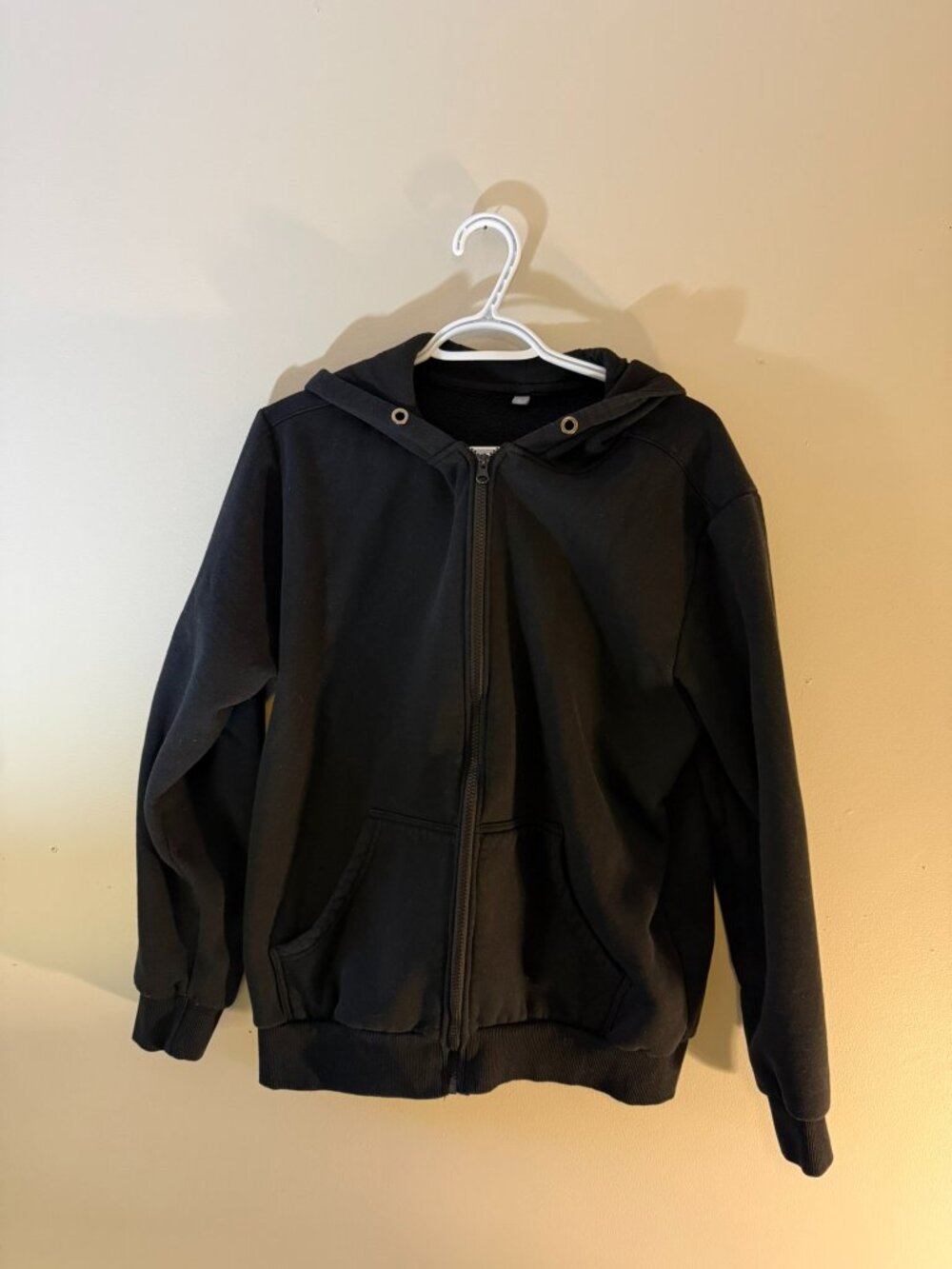 Simple full zip hoodie sweater size L